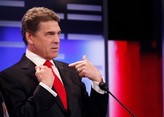Illustration for article titled "What has two thumbs and is a total dickhead? THIS GUY."